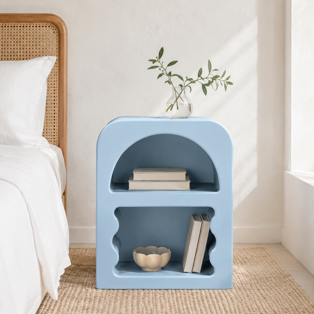 Table de Chevet ONDA – Design Sculptural et Couleur Personnalisable