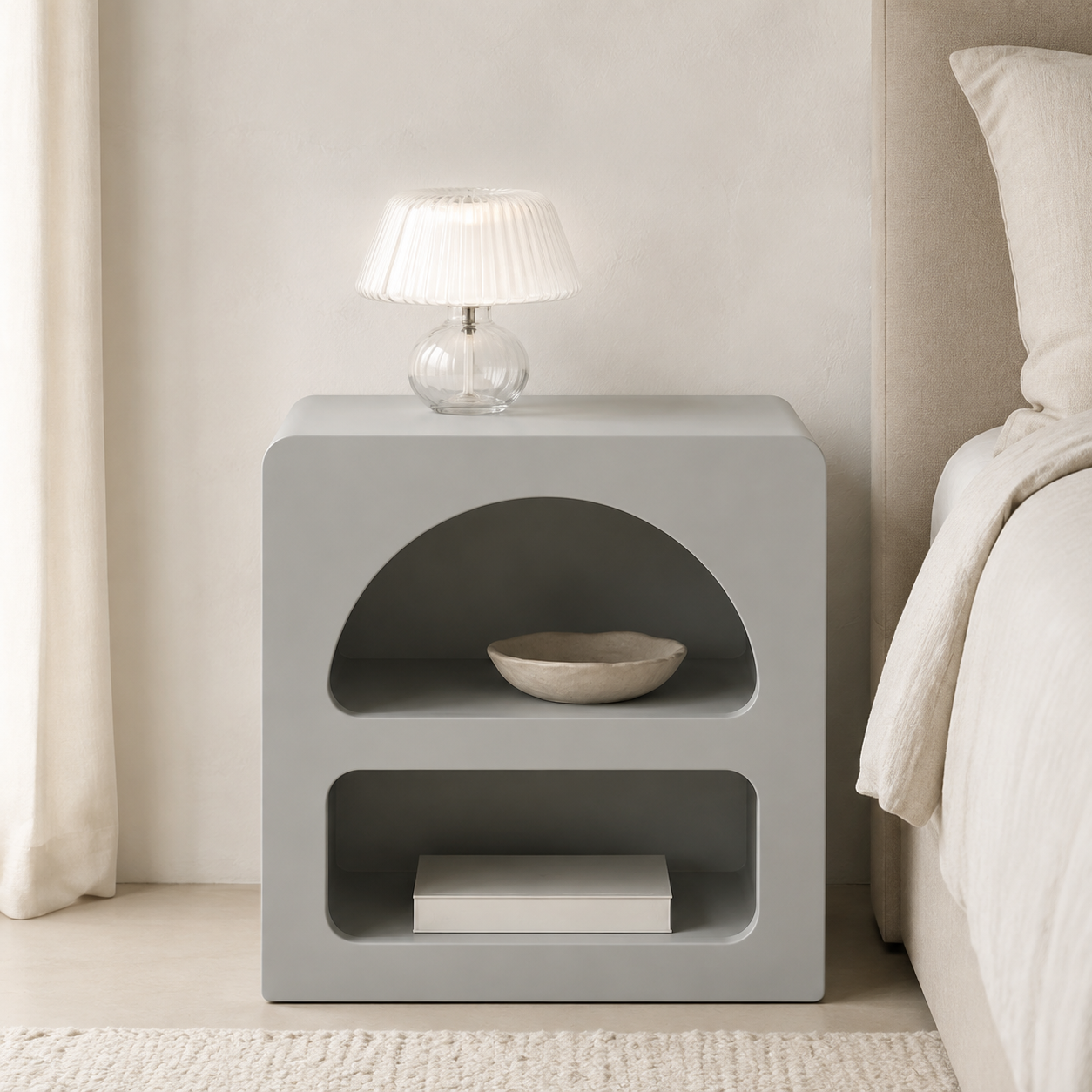 Table de chevet Naya – Design arrondi à deux niches