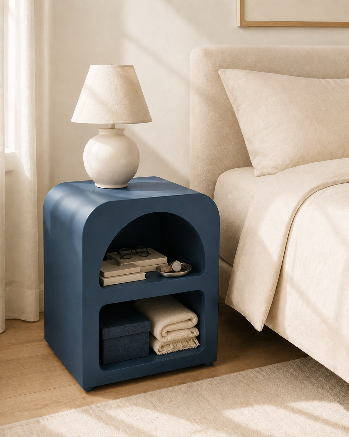 Table de chevet Naya – Design arrondi à deux niches